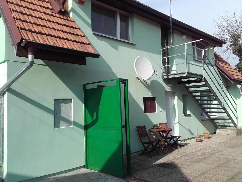 Apartman Koi Apartment Veltrusy Exterior photo